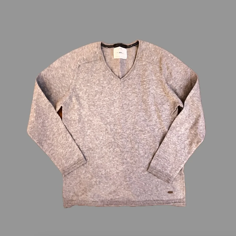 Zara Knit Grey V-Neck Sweater
